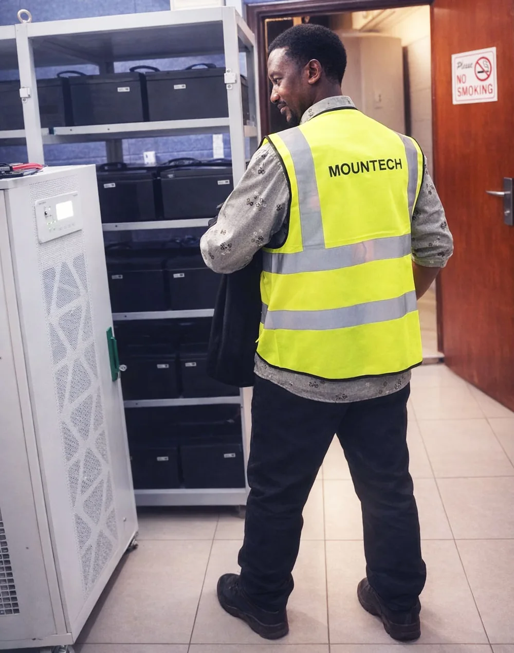 MountTech Technician at Work